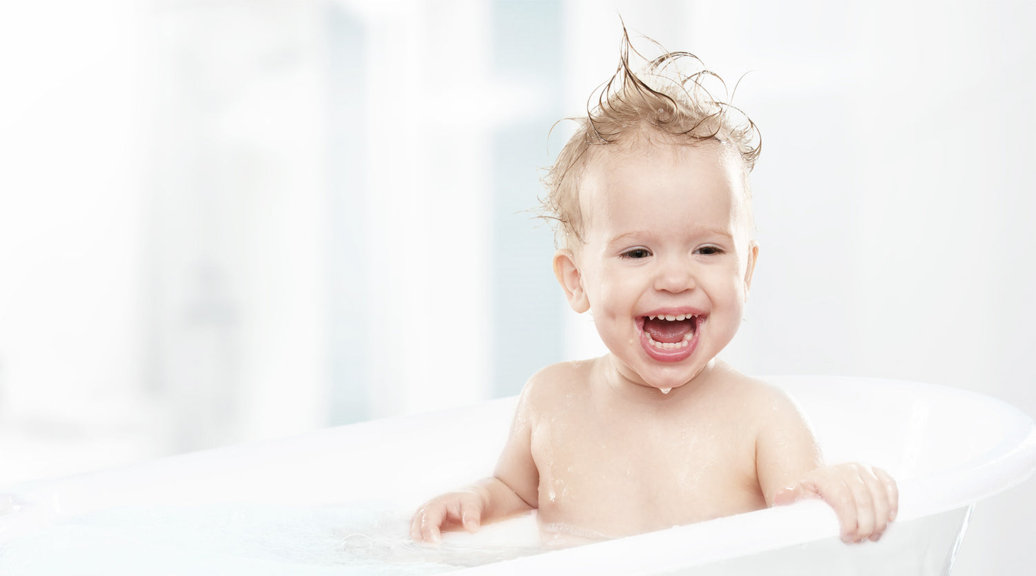 bebomed Baby in Badewanne