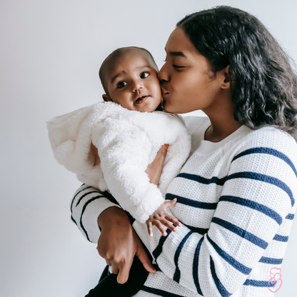 bebomed Gesichtscreme glückliche Mutter küsst Baby