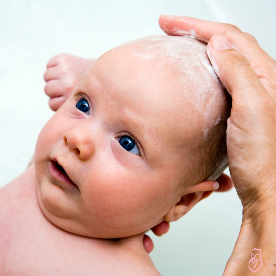 bebomed Pflegelotion Baby bekommt den Kopf gewaschen